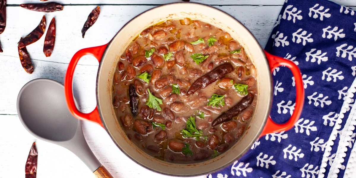 Proč zkušení kuchaři přidávají dvě lžíce oleje do hrnce s fazolemi - image 1