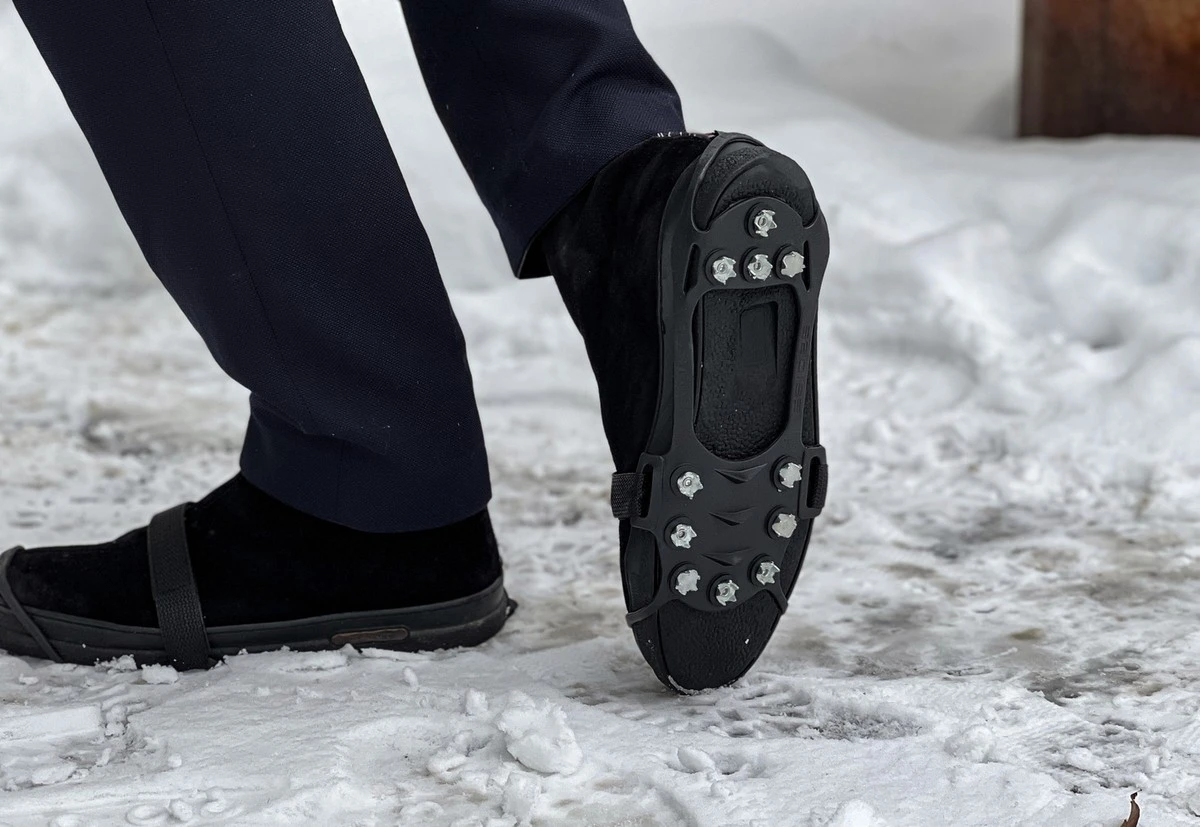 Proč si zkušení chodci lepí na podrážky v zimě obyčejnou náplast - image 1