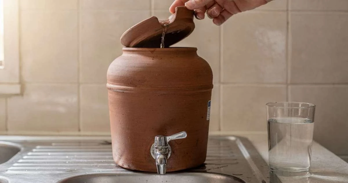 Proč zkušení domorodci stále nedají dopustit na hliněnou nádobu na vodu