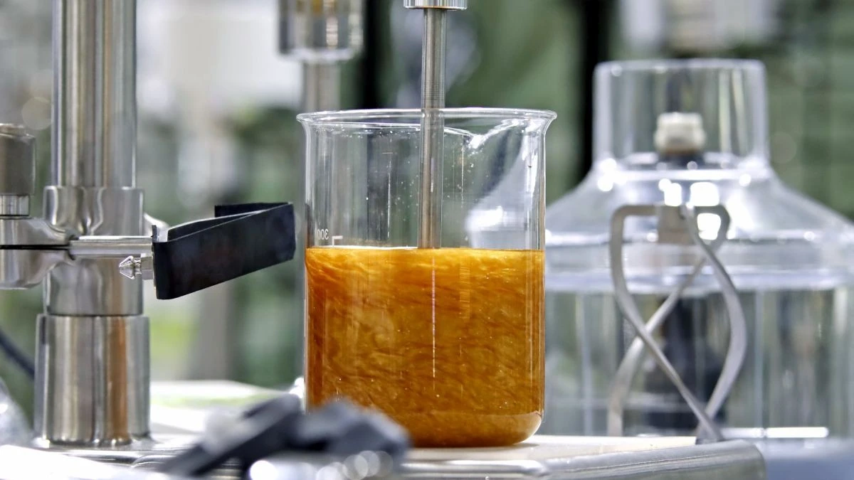 Vědci objevili chemickou reakci, která se spustí sama i při pokojové teplotě