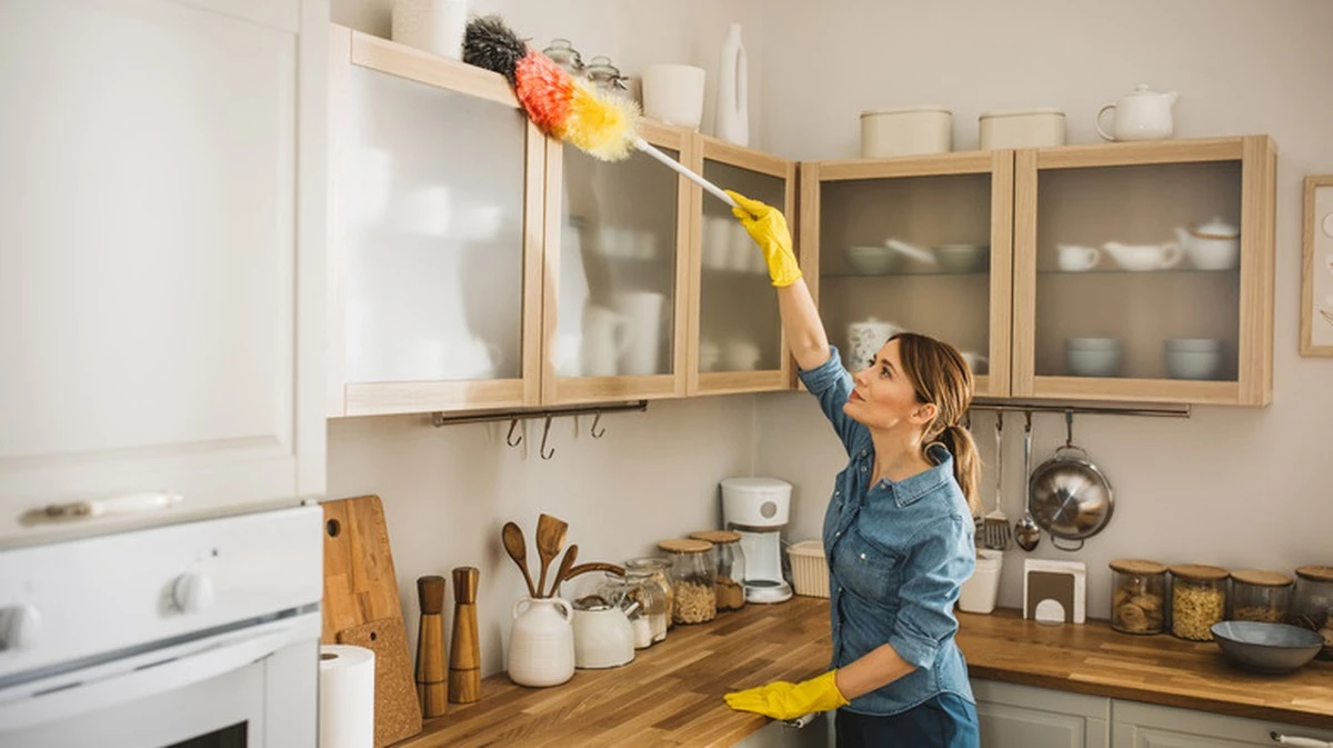 Proč si zkušení lidé při úklidu stoupají na židli - image 1