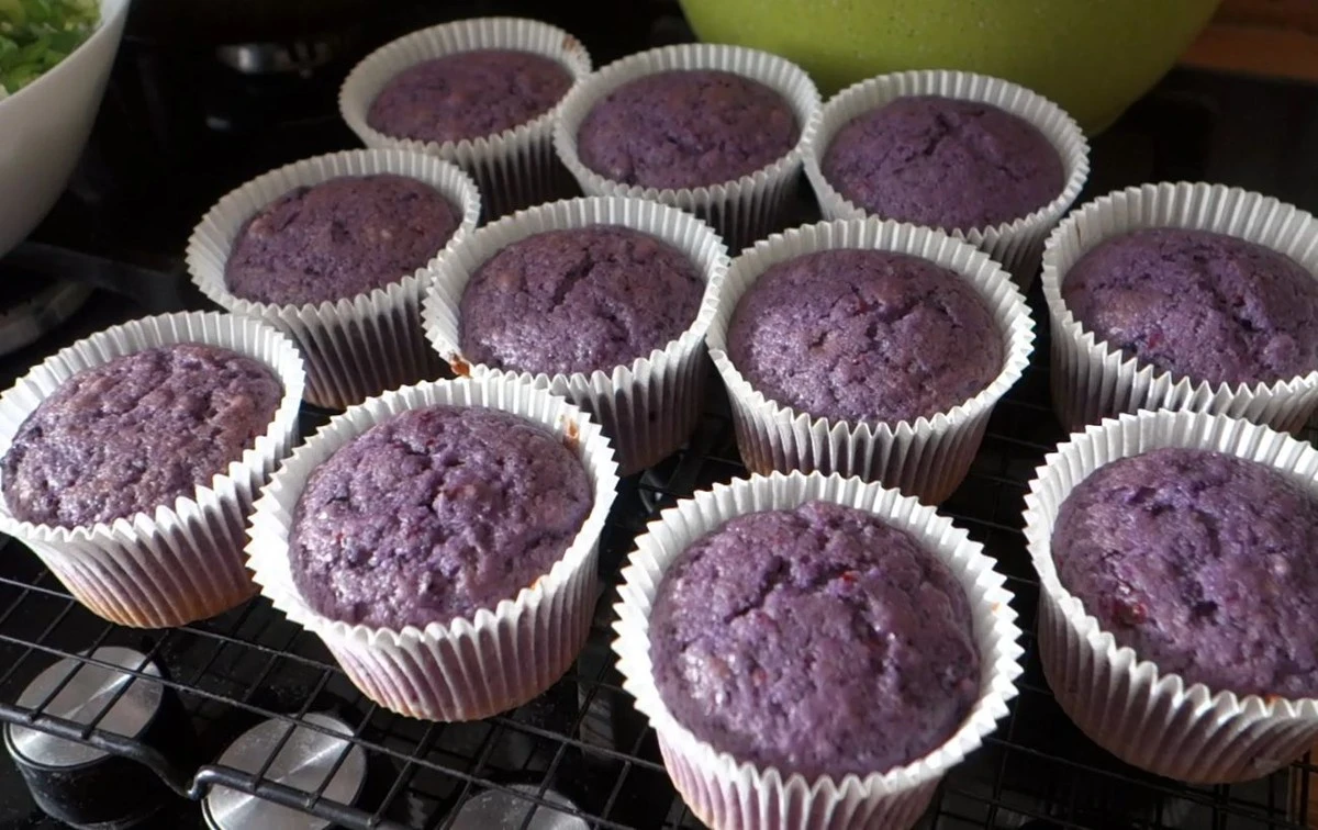 Proč zkušené pekařky potírají silikonové formy pastou ze dvou lžic sody