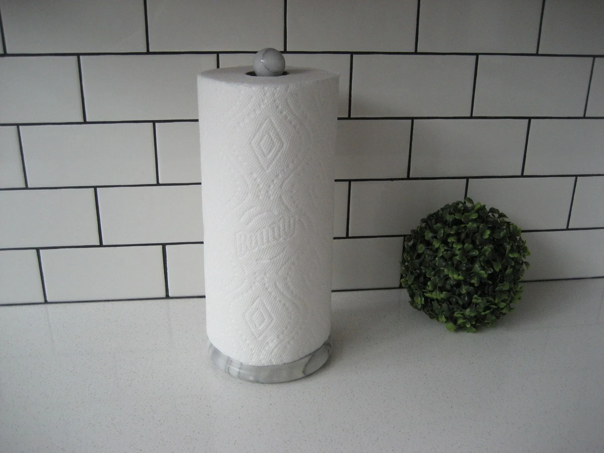 Proč zkušení minimalisté dávají v ložnici na komodu stojan na kuchyňské utěrky - image 1