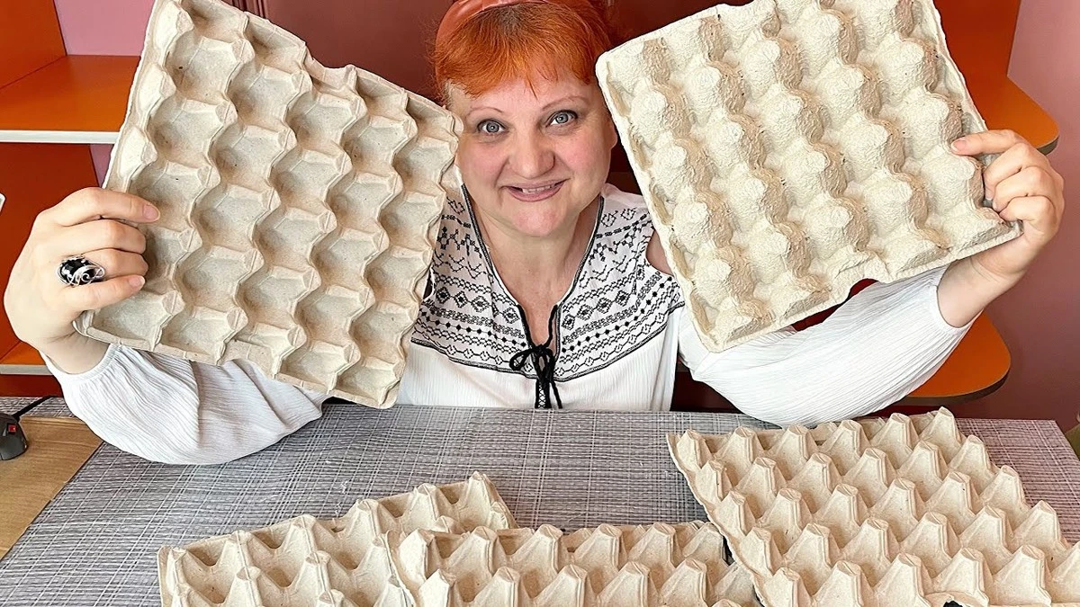 Proč zkušení lidé dávají prázdný karton od vajec do dveří lednice