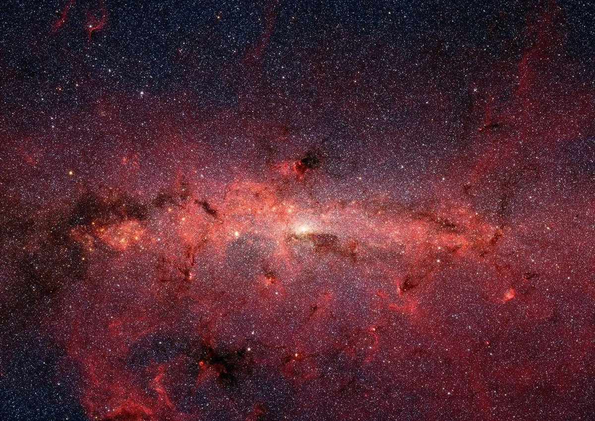 Vědci ukázali, jak vypadá srdce naší galaxie bez hvězdného prachu - image 1