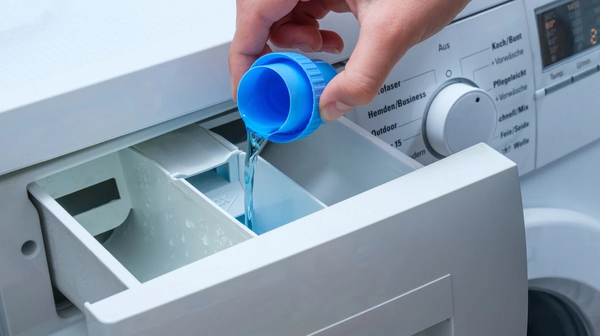 Proč zkušení hospodyňky dávají prací gel do pravé přihrádky pračky