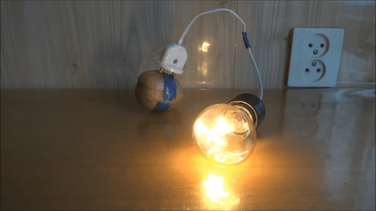 Proč zkušení kutilové dávají zubní prášek do rozříznuté brambory