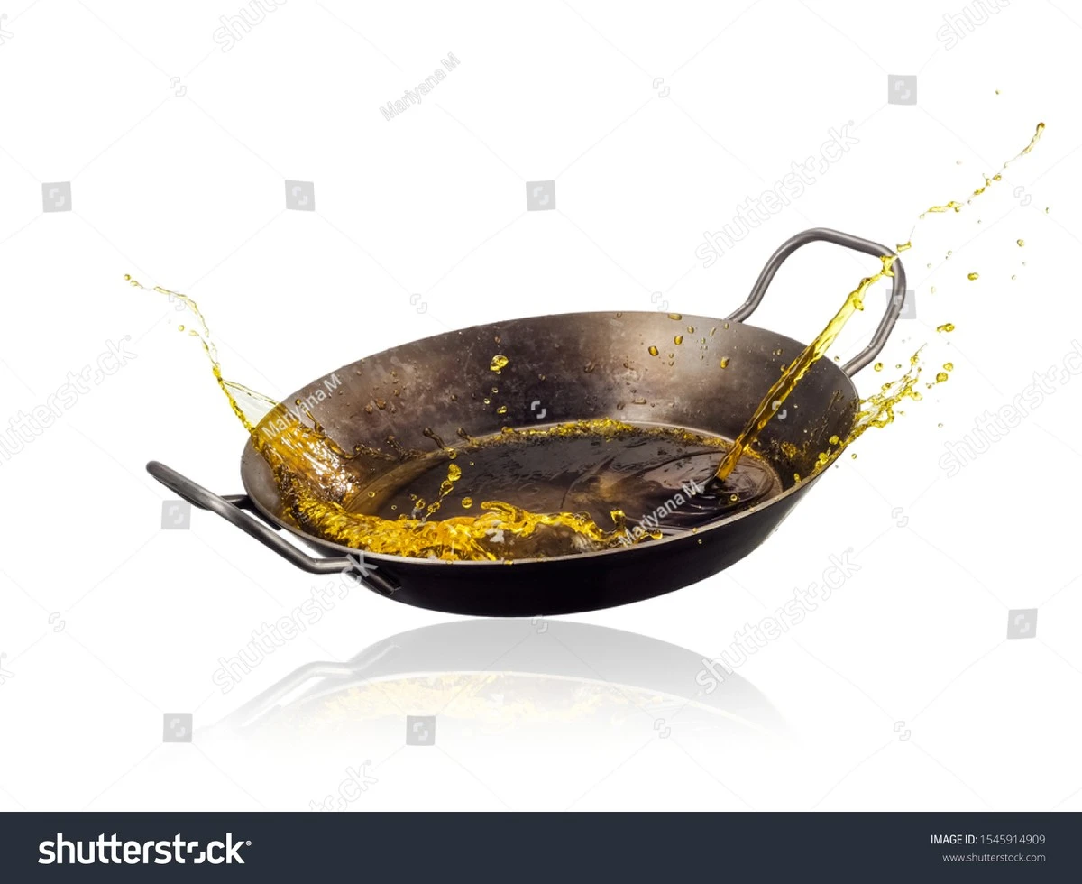 Proč sypu sůl na pánev: Trik pro dokonale čistou kuchyni bez popálenin - image 1