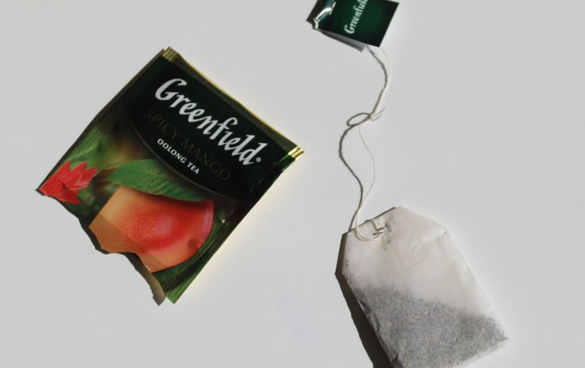 Dva nápisy na krabičce čaje, které prozradí, že pijete jen obarvený prach